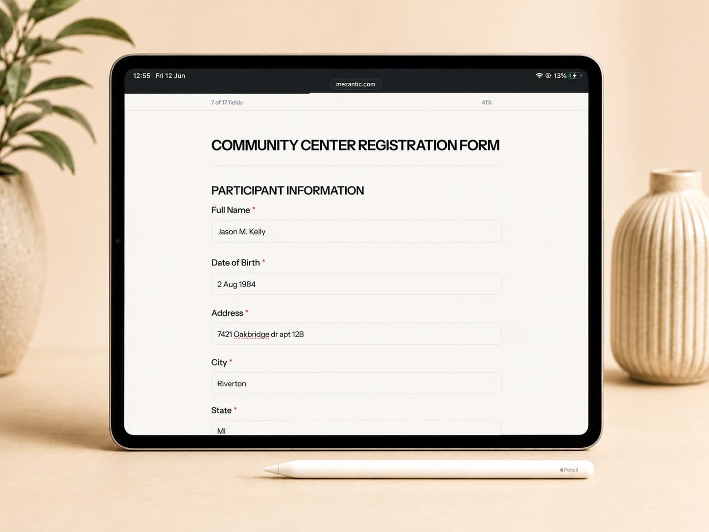 Formularz rejestracyjny Centrum Społecznościowego jako cyfrowy formularz Mezantic na iPadzie